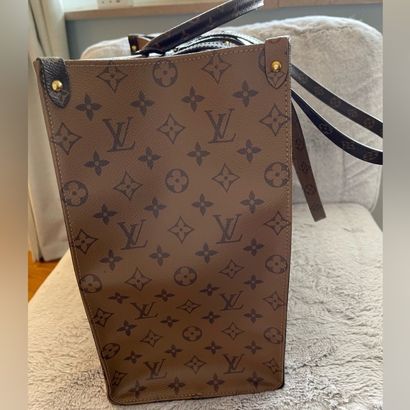 Authentic Louis Vuitton OnTheGo Reverse Canvas
Monogram GM - Picture 11 of 17